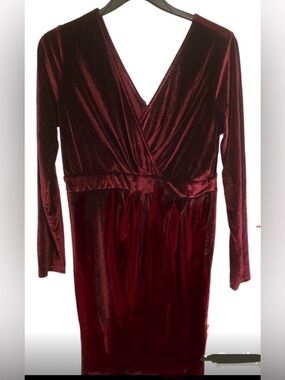 Red wine velour Dress with V-wrap look front n back~zip closure~like new XL fit